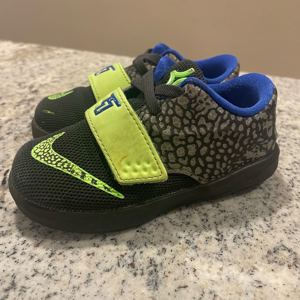 KD7 7C